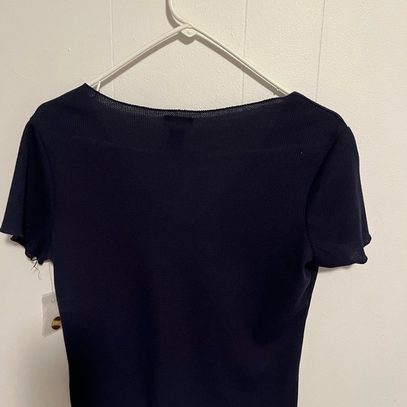 Woman’s top - Picture 2 of 2